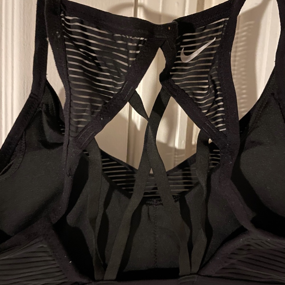 Nike sports bra - Picture 3 of 4